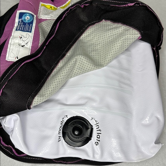 Hiccapop Children’s Inflatable Pink and Black Booster Seat - Picture 7 of 7